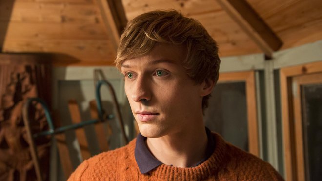 Humans 01x02 - Einer von denen