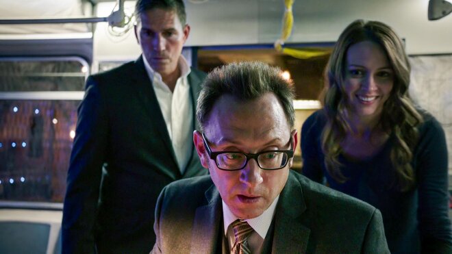 Person of Interest 05x01 - In der Welt des Feindes