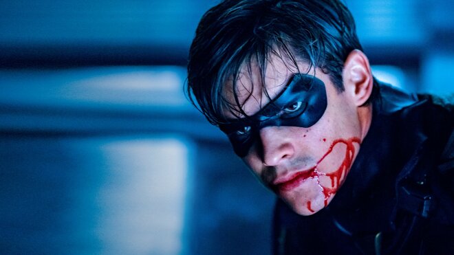 Titans 01x07 - Die Heilanstalt