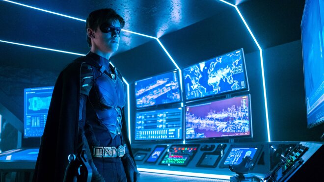 Titans 01x07 - Die Heilanstalt