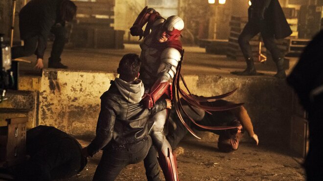 Titans 01x02 - Hawk und Dove